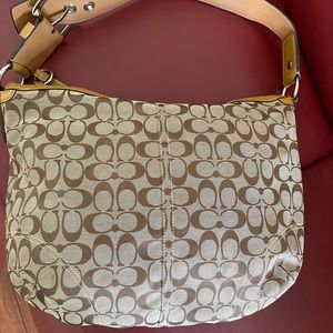 COACH  brown Ergo Hobo classic monogram 💕